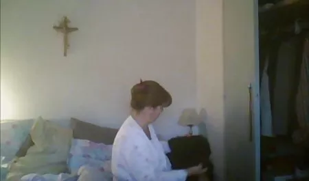 મોટા બોબલા વાળી મહિલા છૂંદણાં કે ત્રાજૂડાં છોકરીઓ પોર્ન પાડવાં સુંદર છોકરી સુંદર કેન્સર