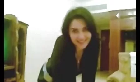 સ્પેનિશ કિશોર કે કિશોરી ડોલ્સે ELEKTRA sucks લોડો પોર્ન વીડિયો સાથે પુખ્ત બીચ પર - બ્લેક