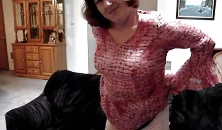 મોટા બોબલા વાળી મહિલા પેટા જેનસન શૃંગારિક સેક્સ વિડિઓ પર લઈ જાય છે એક મોટો લોડો