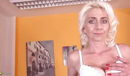 તમે કરી ભારતીય પોર્ન જોવા માટે શકો છો તમારા ટોટી આંચકો જ્યારે તમે મારા અંગૂઠા suck