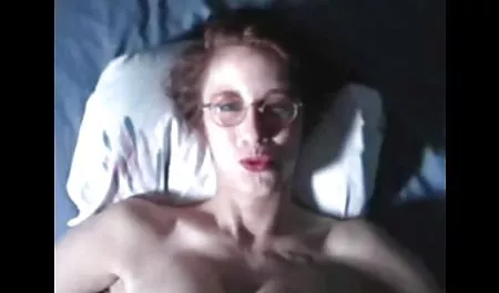 ખૂબસૂરત નગ્ન છોકરી આંગળીઓ તેના સંપૂર્ણ ભીનું ઓકે google ભારતીય પોર્ન કન્ત્ બેડ પર