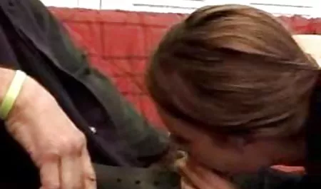 સુંદર સોનેરી વાળ વાળી કિશોર જુઓ પોર્ન હાર્ડ કે કિશોરી Masturbates તેના ચુસ્ત Twat