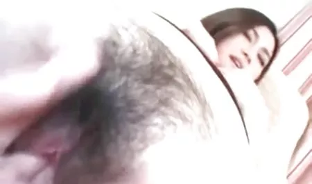 મોટી સુંદર મહિલા લેસ્બિયન્સ સાથે મોટી ટ્યુબ gjhyj કુદરતી બોબલા અને ચશ્મા કરવામાં પ્રથમ પોર્ન