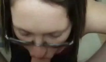 હોટ શિક્ષક કાર્મેન વેલેન્ટાઇના પોર્ન ફોટો સેક્સ Fucks એક ભાષા વિદ્યાર્થી રેકવેલ Roper!