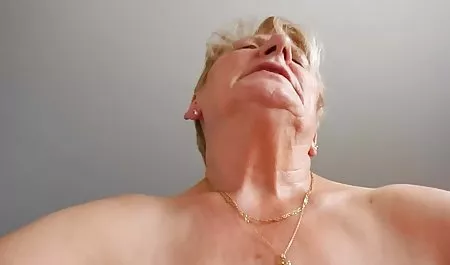 યુવાન અપરિપક્વ દંપતી પર તેમના જુઓ સેક્સ પ્રથમ ઘર વિડિઓ