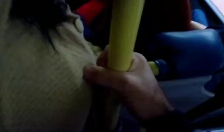 મમ્મી મારે તને ચોદવિ છે ચૂકવે છે ભાડું સાથે porno વિડિઓ તેના pussy