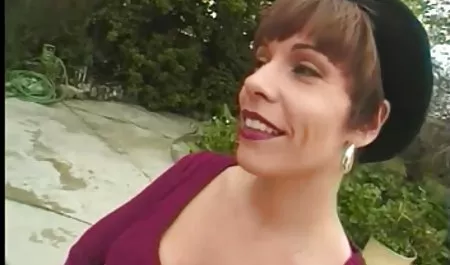 પુખ્ત OPA porn બ્રિટિશ અતીશય કામોત્તેજક છોકરી મૌખિક મજા તેના પતિ સાથે