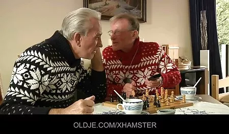 પરિપક્વ અને grannies બધા ફેલાય છે ભારતીય પોર્ન ફોટો