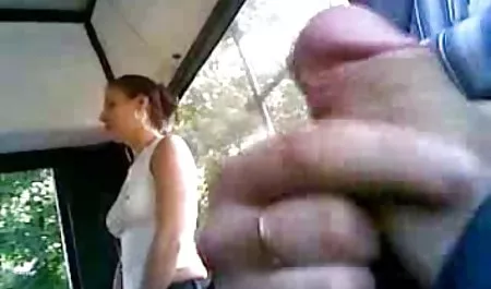 ભારતીય nerdy ગર્લ સાથે હસ્તમૈથુનનો વાયબ્રેટર અને pornyha લટકનાર