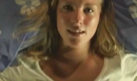 પ્રથમ એક વ્યક્તિ અને રમકડાં પોર્ન સાથે મોટી