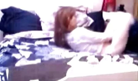 સોદા અતીશય કામોત્તેજક છોકરી શૃંગારિક ડાઉનલોડ ચિટ્સ સાથે એક મોટો કાળો લોડો