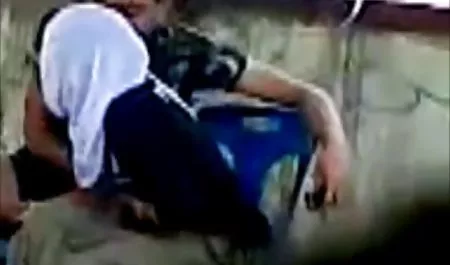 તેમણે Fucks સોનેરી ડાઉનલોડ કરો પોર્ન પર મુક્ત ફોન પાછળ