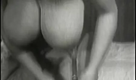 કાળા વાળ વાળી છોકરી કિશોર કે કિશોરી આંગળીઓ મીણબત્તી પોતે મફત ડાઉનલોડ કરો સેક્સ હાર્ડ