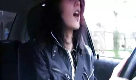 ખૂબસૂરત cvjnhtnm gjhyj મધ સોનું Masturbates રમકડું સાથે અને આંગળીઓ